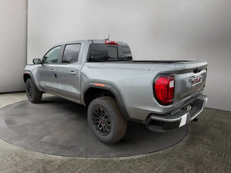 2026 GMC Canyon Elevation, šedá, 10 km, dovoz Kanada — foto 3 z 12