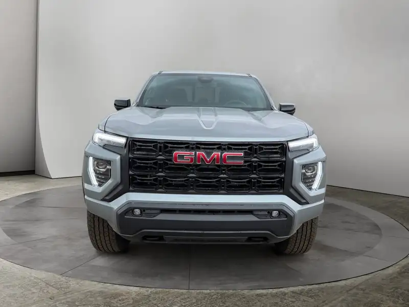 2026 GMC Canyon Elevation, šedá, 10 km, dovoz Kanada — foto 7 z 12