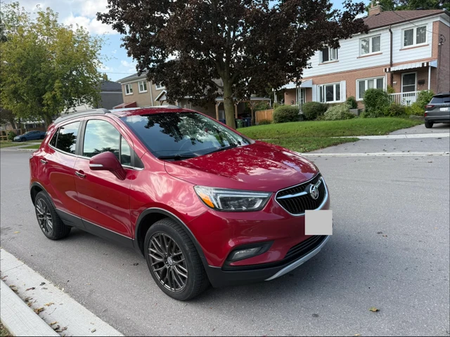 2018 Buick Encore, červená, 147 850 km, dovoz Kanada — foto 2 z 5