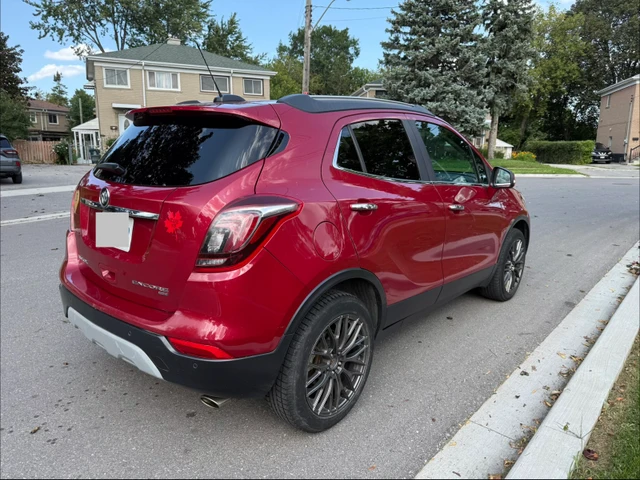 2018 Buick Encore, červená, 147 850 km, dovoz Kanada — foto 3 z 5