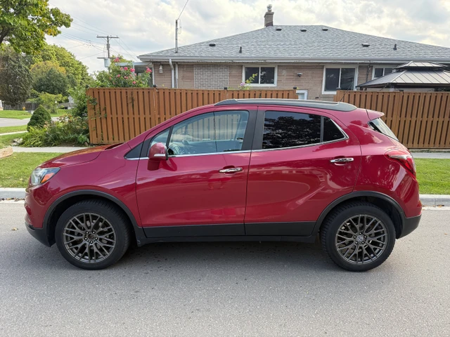 2018 Buick Encore, červená, 147 850 km, dovoz Kanada — foto 5 z 5