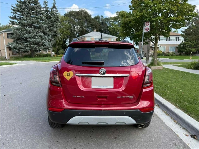 2018 Buick Encore, červená, 147 860 km, dovoz Kanada — foto 4 z 5