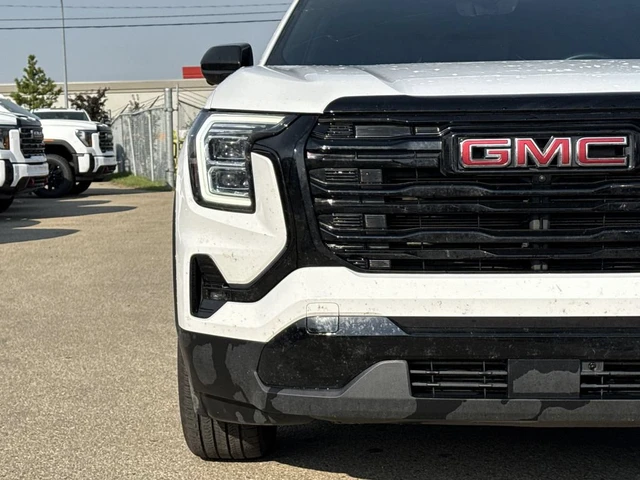 2026 GMC Terrain Elevation, bílá, 27 500 km, dovoz Kanada — foto 12 z 15