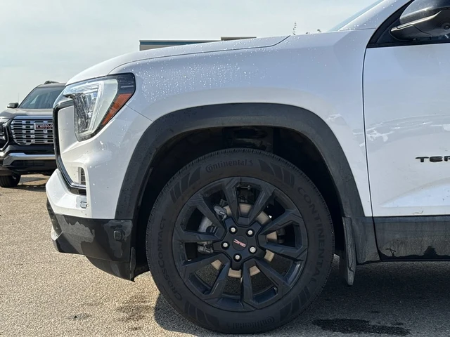 2026 GMC Terrain Elevation, bílá, 27 500 km, dovoz Kanada — foto 15 z 15