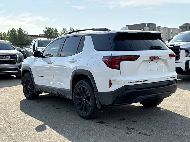 2026 GMC Terrain Elevation, bílá, 27 500 km, dovoz Kanada — foto 6 z 15