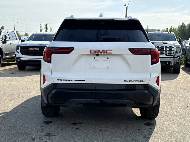 2026 GMC Terrain Elevation, bílá, 27 500 km, dovoz Kanada — foto 7 z 15