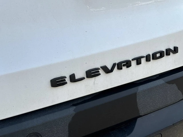2026 GMC Terrain Elevation, bílá, 27 500 km, dovoz Kanada — foto 8 z 15