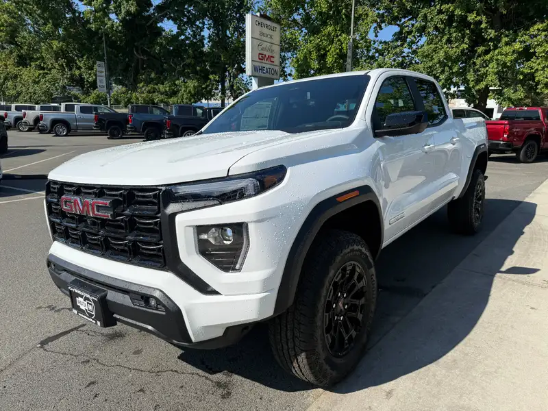 2026 GMC Canyon Elevation, bílá, 1 km, dovoz Kanada — foto 12 z 12