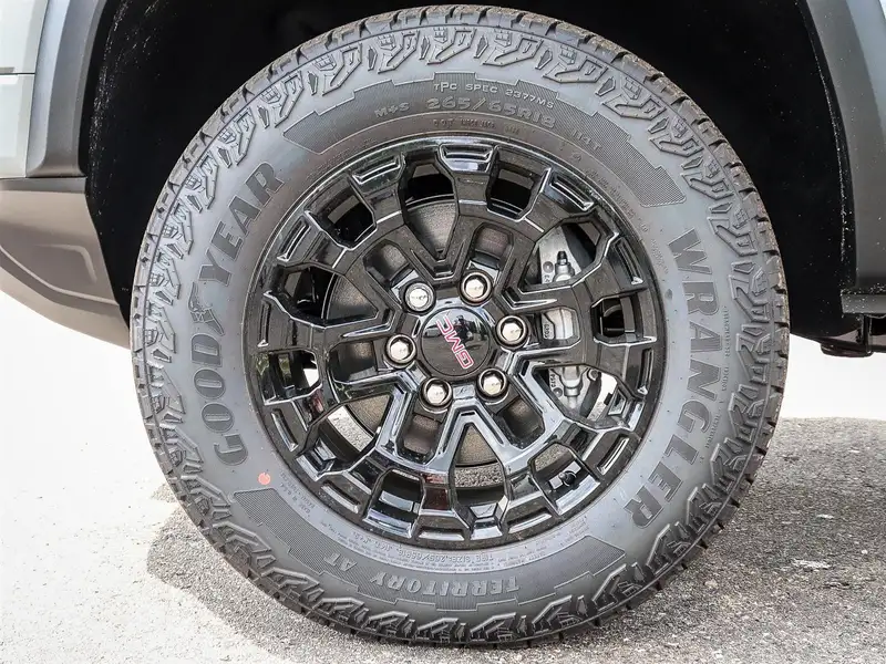 2026 GMC Canyon ELEVATION, šedá, 25 km, dovoz Kanada — foto 6 z 12