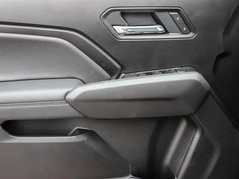2026 GMC Canyon ELEVATION, šedá, 25 km, dovoz Kanada — foto 8 z 12