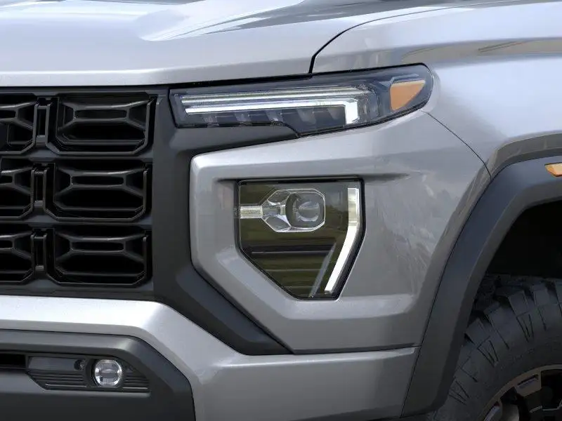 2026 GMC Canyon Elevation, stříbrná, 7 km, dovoz Kanada — foto 10 z 12