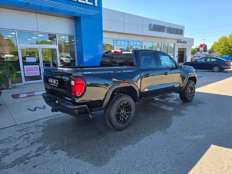 2026 GMC Canyon Elevation, černá, 15 km, dovoz Kanada — foto 3 z 12