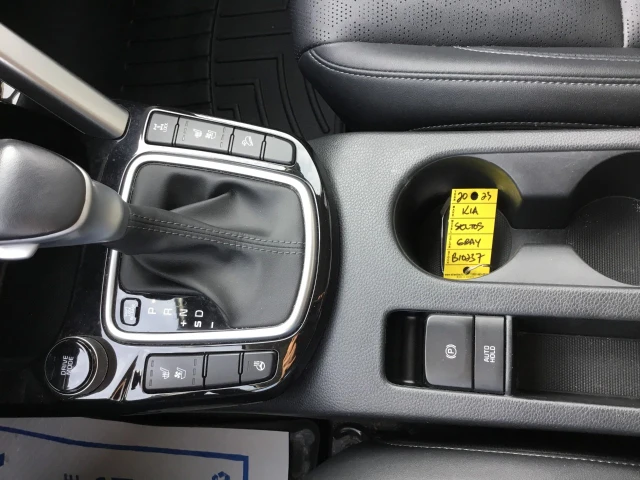 2023 Kia Seltos EX, šedá, 133 395 km, dovoz Kanada — foto 14 z 20