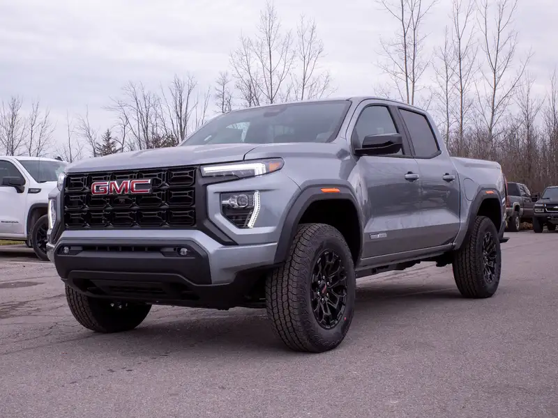2026 GMC Canyon Elevation, šedá, 5 km, dovoz Kanada — foto 4 z 12