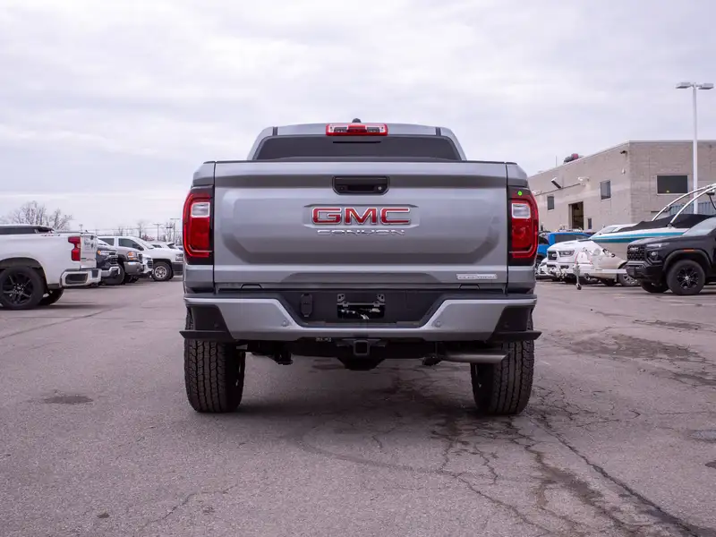2026 GMC Canyon Elevation, šedá, 5 km, dovoz Kanada — foto 7 z 12