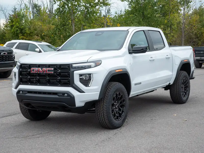2026 GMC Canyon Elevation, bílá, 5 km, dovoz Kanada — foto 4 z 12
