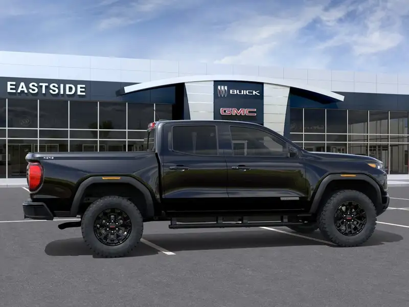 2026 GMC Canyon Elevation, černá, 7 km, dovoz Kanada — foto 5 z 12