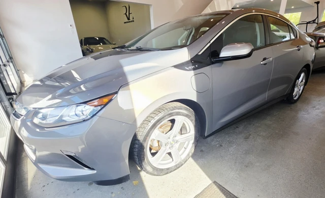 2017 Chevrolet Volt, šedá, 131 583 km, dovoz Kanada — foto 3 z 5