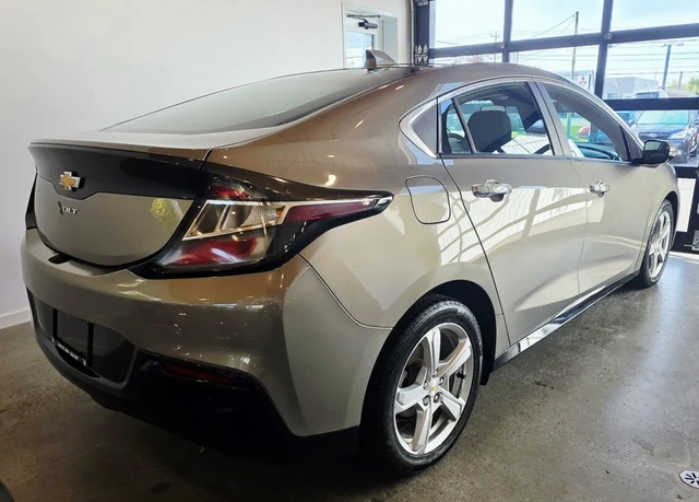 2017 Chevrolet Volt, šedá, 131 583 km, dovoz Kanada — foto 5 z 5