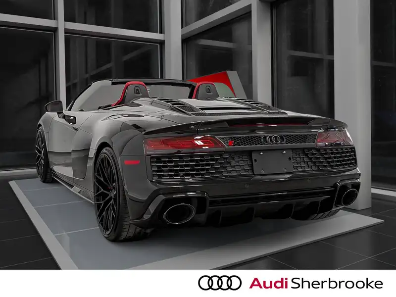 2023 Audi R8 performance, černá, 8 700 km, dovoz Kanada — foto 3 z 12