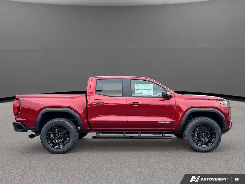 2026 GMC Canyon Elevation, červená, 52 km, dovoz Kanada — foto 6 z 12