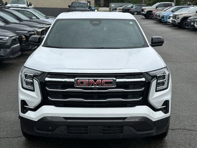 2025 GMC Terrain AWD Elevation, bílá, 23 699 km, dovoz Kanada — foto 2 z 20