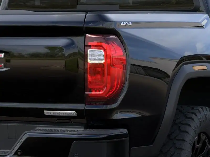 2026 GMC Canyon ELEVATION, černá, 2 km, dovoz Kanada — foto 11 z 12