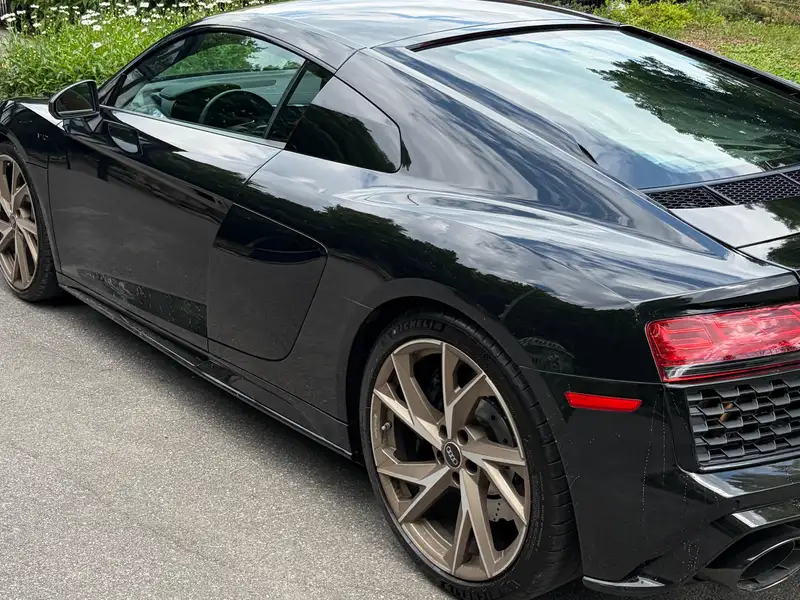 2023 Audi R8 performance, černá, 4 500 km, dovoz Kanada — foto 2 z 8