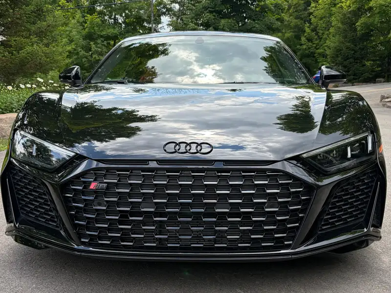 2023 Audi R8 performance, černá, 4 500 km, dovoz Kanada — foto 3 z 8