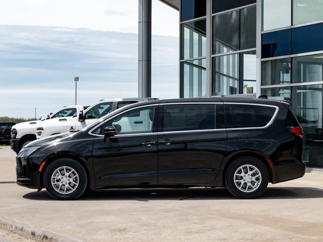 2027 Chrysler Pacifica Select, černá, 16 km, dovoz Kanada — foto 5 z 20