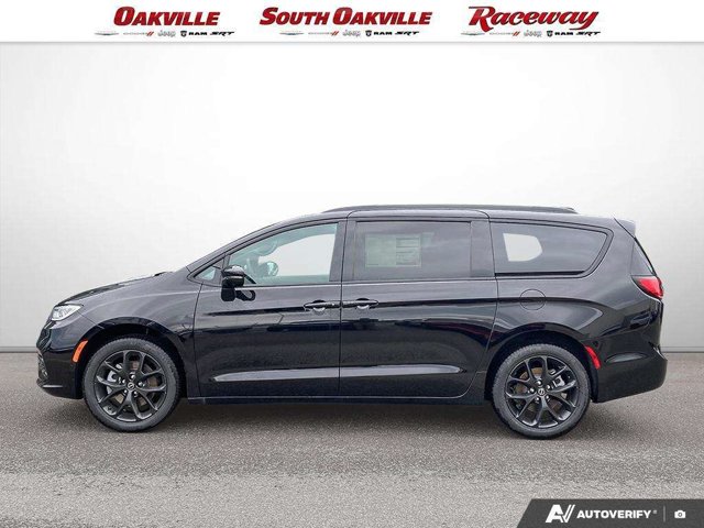 2026 Chrysler Pacifica Select, černá, dovoz Kanada — foto 3 z 5