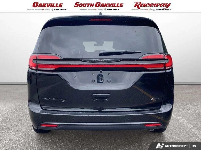 2026 Chrysler Pacifica Select, černá, dovoz Kanada — foto 5 z 5