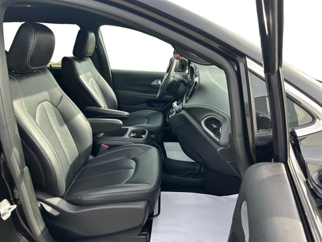 2025 Chrysler Pacifica Select, černá, 47 745 km, dovoz Kanada — foto 15 z 15