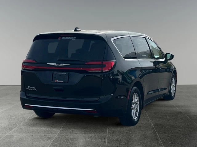 2025 Chrysler Pacifica Select, černá, 47 745 km, dovoz Kanada — foto 5 z 15
