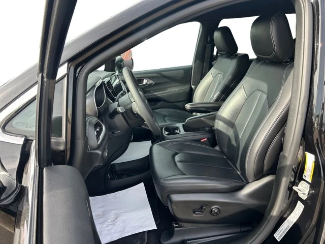 2025 Chrysler Pacifica Select, černá, 47 745 km, dovoz Kanada — foto 9 z 15