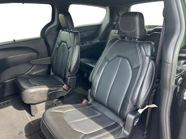 2025 Chrysler Pacifica Select, černá, 46 876 km, dovoz Kanada — foto 13 z 15
