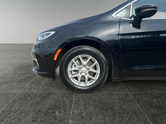 2025 Chrysler Pacifica Select, černá, 46 876 km, dovoz Kanada — foto 14 z 15