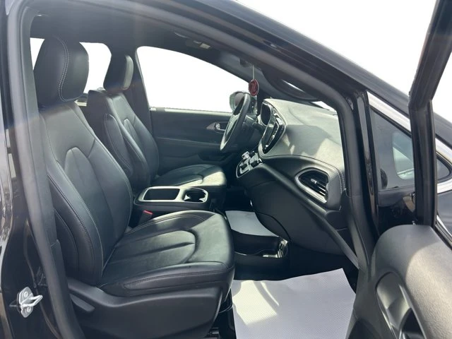 2025 Chrysler Pacifica Select, černá, 46 876 km, dovoz Kanada — foto 15 z 15