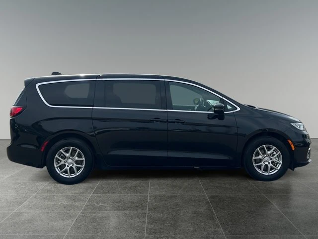 2025 Chrysler Pacifica Select, černá, 46 876 km, dovoz Kanada — foto 6 z 15