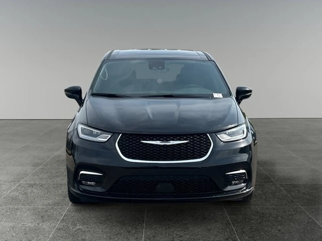 2025 Chrysler Pacifica Select, černá, 46 876 km, dovoz Kanada — foto 8 z 15