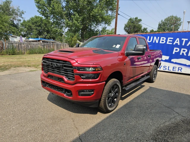 2026 RAM 2500 BLACK EXPRESS, červená, 25 km, dovoz Kanada — foto 3 z 15