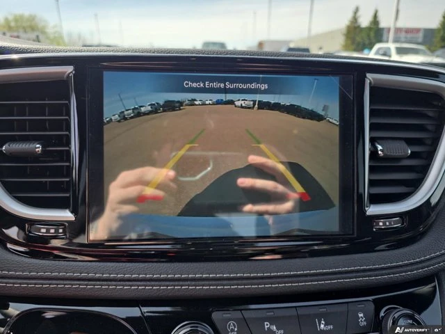 2026 Chrysler Pacifica Select, bílá, 20 km, dovoz Kanada — foto 15 z 20