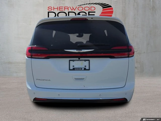 2026 Chrysler Pacifica Select, bílá, 20 km, dovoz Kanada — foto 3 z 20