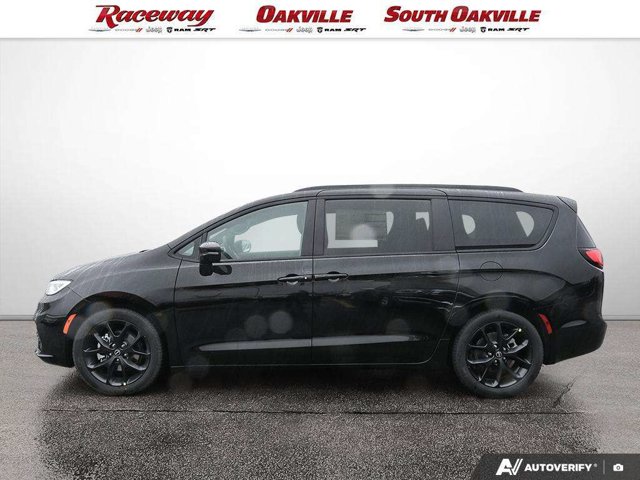 2026 Chrysler Pacifica Select, černá, dovoz Kanada — foto 4 z 5