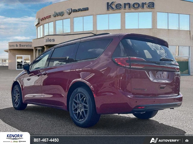 2027 Chrysler Pacifica SELECT, červená, dovoz Kanada — foto 4 z 5