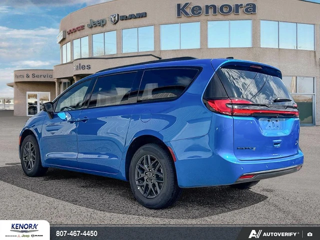 2027 Chrysler Pacifica SELECT, modrá, dovoz Kanada — foto 4 z 5