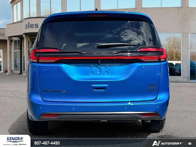 2027 Chrysler Pacifica SELECT, modrá, dovoz Kanada — foto 5 z 5