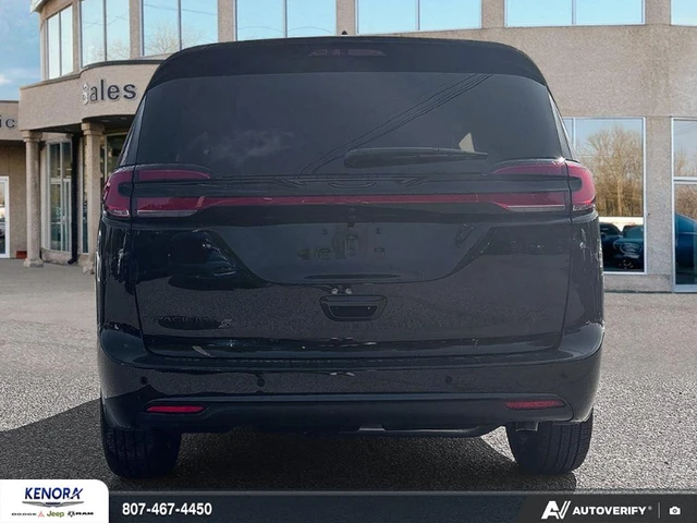 2027 Chrysler Pacifica SELECT, černá, dovoz Kanada — foto 5 z 5