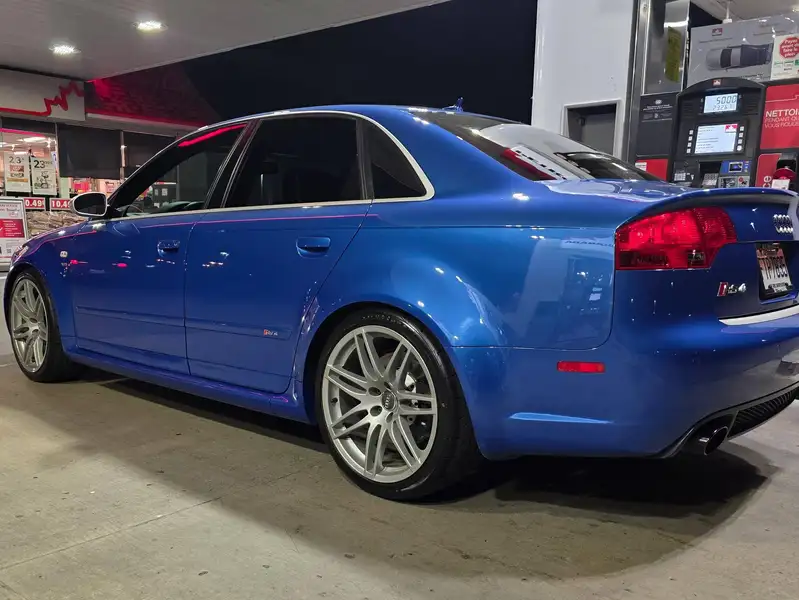 2007 Audi RS4, modrá, 182 500 km, dovoz Kanada — foto 2 z 12