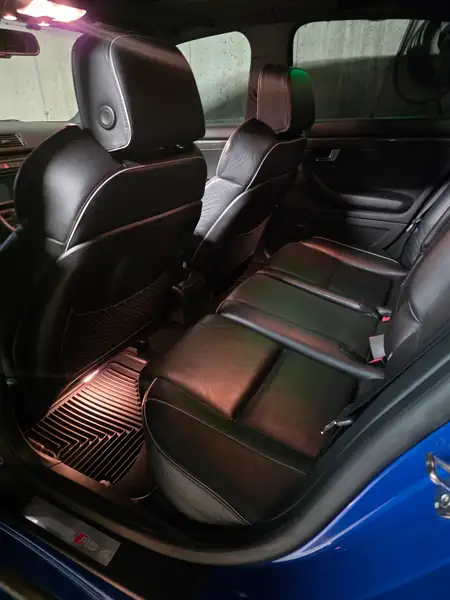 2007 Audi RS4, modrá, 182 500 km, dovoz Kanada — foto 7 z 12